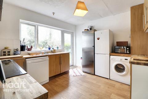 85 Ashurst Avenue, Southend-on-sea, SS2 4TE