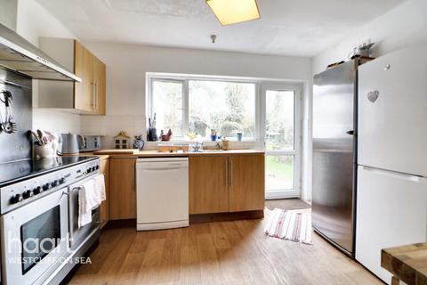 85 Ashurst Avenue, Southend-on-sea, SS2 4TE