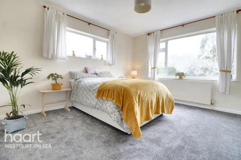 85 Ashurst Avenue, Southend-on-sea, SS2 4TE