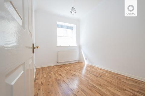 1 bedroom flat for sale, Chain Pier House, Marine Parade, Brighton