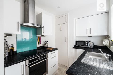 2 bedroom flat for sale, Chichester Close, Chichester Place, Brighton