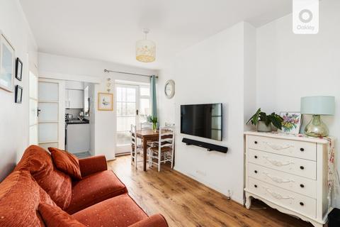 2 bedroom flat for sale, Chichester Close, Chichester Place, Brighton