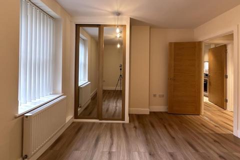 1 bedroom flat to rent - Lyttleton House,  Broomfield Road, Chelmsford