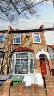 3 bedroom terraced house to rent, Carlton Road, London E17