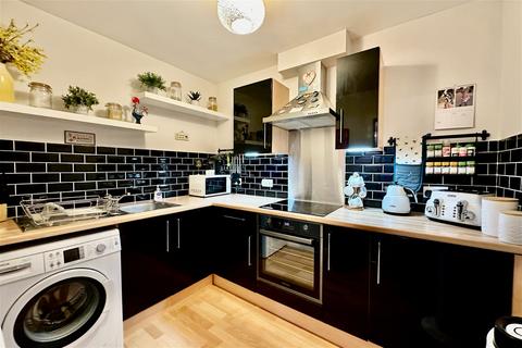 2 bedroom apartment for sale - Wincolmlee, Hull HU2
