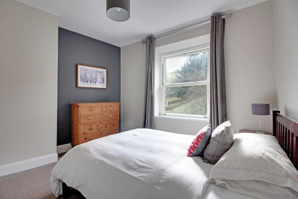 Bedroom 1 - double