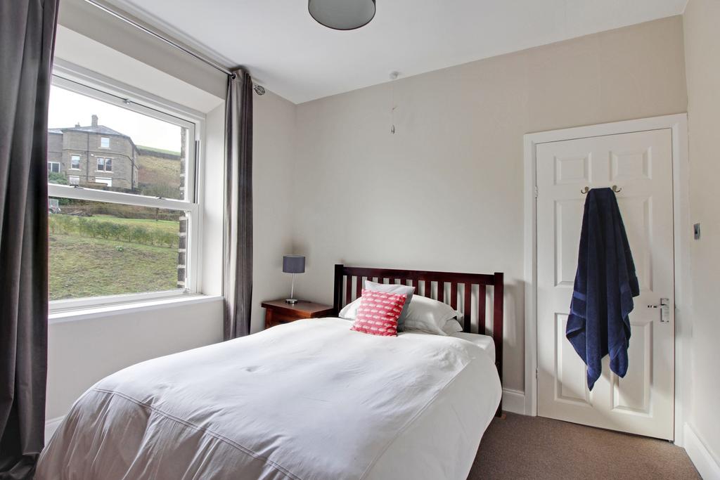 Bedroom 1 - double