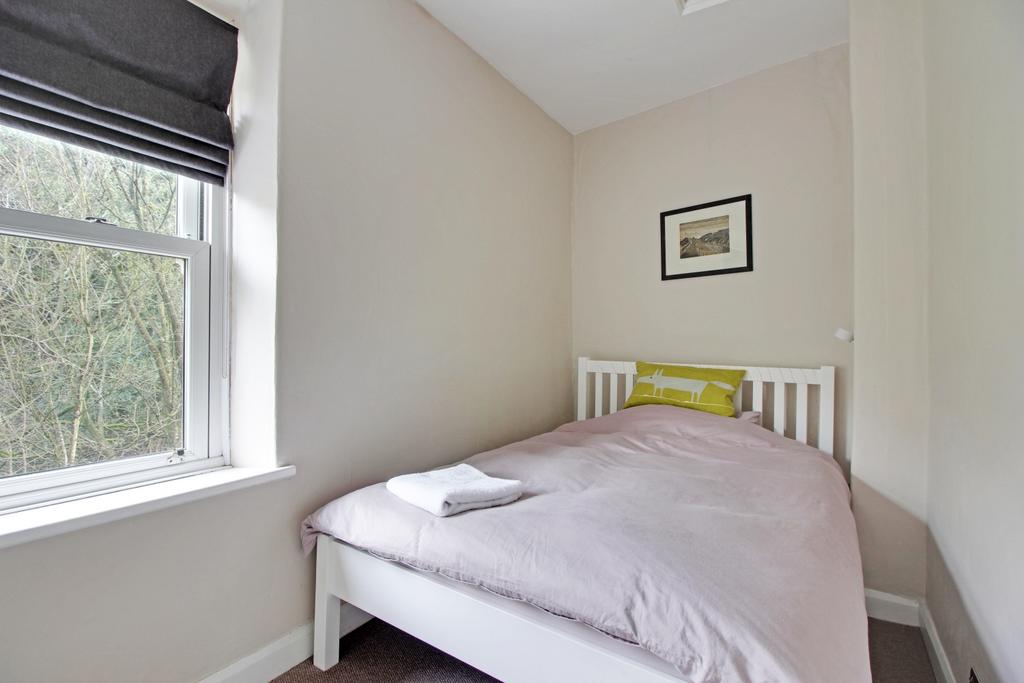 Bedroom 2 - double
