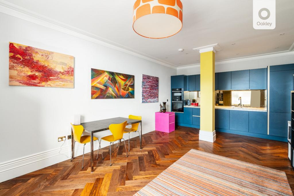Kings House, Hove Seafront 1 bed apartment £525,000