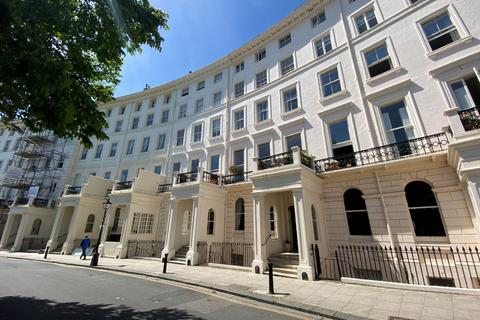 2 bedroom flat for sale, Adelaide Crescent, Hove