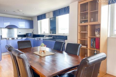 2 bedroom penthouse for sale - Avalon, West Street, Brighton