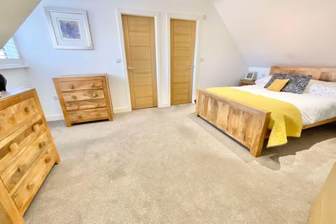 4 bedroom detached house for sale - New Park Gardens, Trentham
