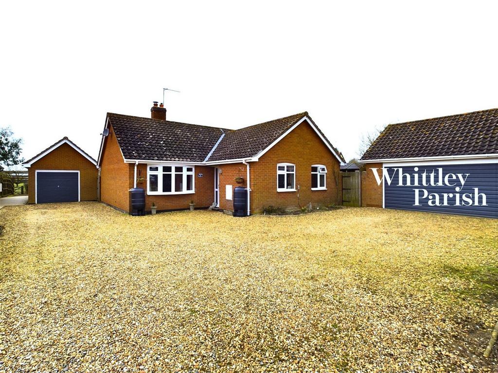 Bonds Road, Tivetshall St Mary 4 bed detached bungalow for sale £500,000