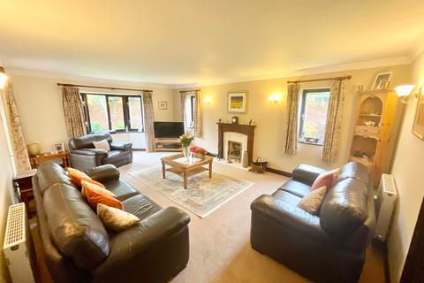5 Barnes Croft, Hilderstone, Stone, ST15 8XU