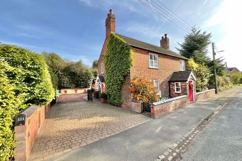 3 bedroom detached house for sale, London Road, Knighton, Market Drayton