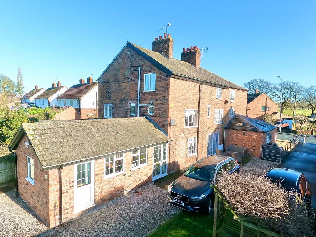 Audlem Road, Nantwich, CW5 3 bed semidetached house for sale £335,000