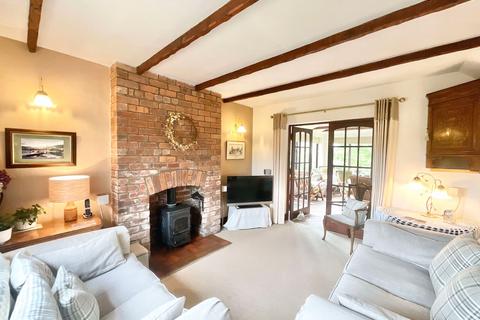 3 bedroom cottage for sale, Englesea Brook Lane, Englesea Brook, CW2