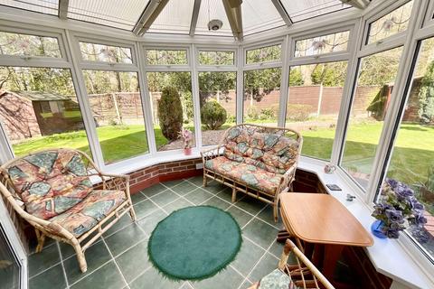 3 Bridge Close, Weston, Stafford, ST18 0HY