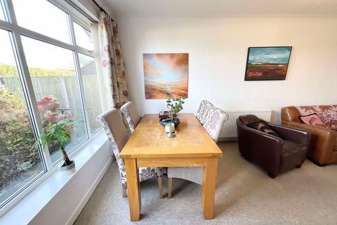 2 bedroom property for sale, Meadow Way, Stone