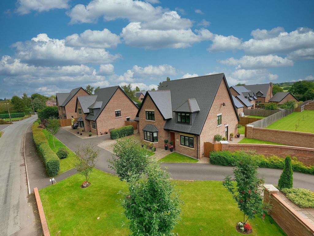 Pear Tree Croft, NortonInHales, TF9 4 bed detached house for sale £