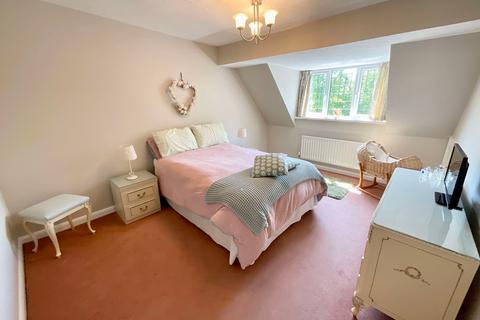 12 Bergamot Drive, Stoke-on-trent, ST3 7FD