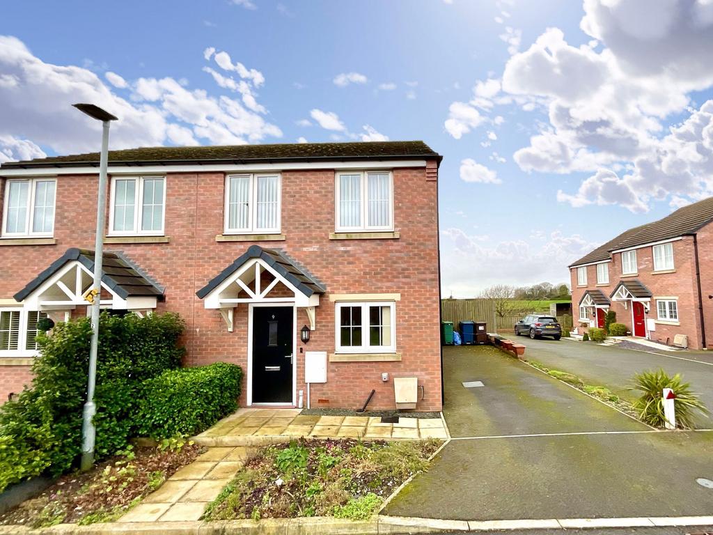 Stonehills Close, Meir Heath 2 bed semidetached house for sale £70,000