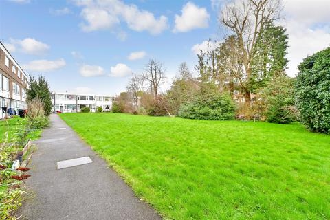 2 bedroom maisonette for sale, Guildford Road, Horsham, West Sussex