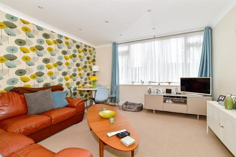 2 bedroom maisonette for sale, Guildford Road, Horsham, West Sussex