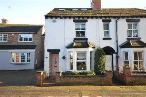 4 bedroom semi-detached house for sale, Church Street, FINEDON
