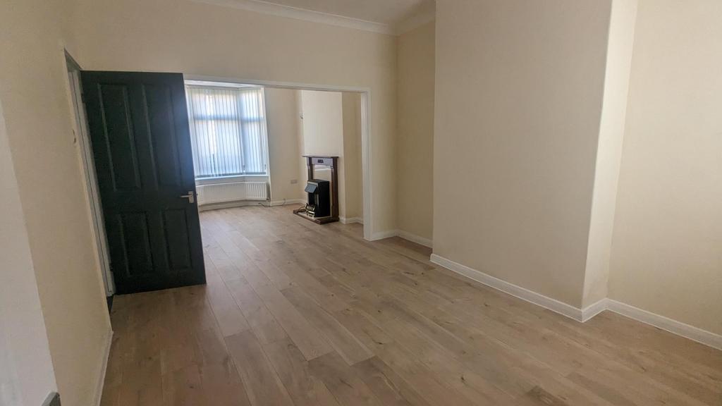 Asquith Street, Gainsborough DN21 3 bed semidetached house £650 pcm