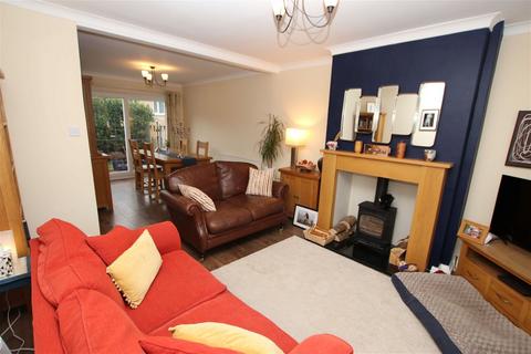 3 bedroom detached house for sale, Wood End Avenue, Penistone