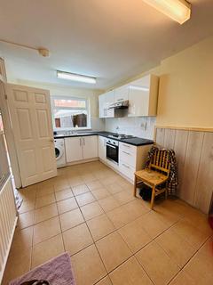 3 bedroom terraced house to rent, Lowestoft Close, London E5