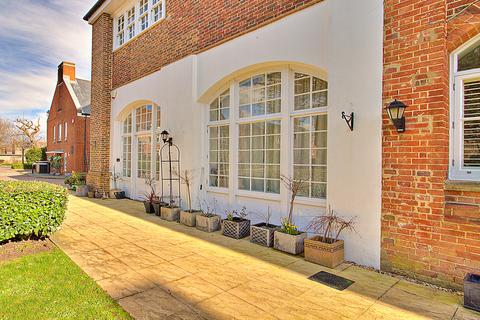 2 bedroom apartment for sale, Stokes House,2 St Michaels Place, Waterlooville, Hampshire