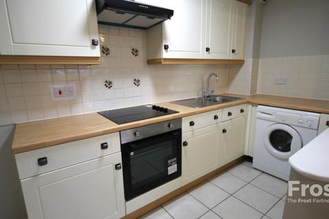 1 bedroom terraced house to rent, Bishops Drive, Feltham, TW14