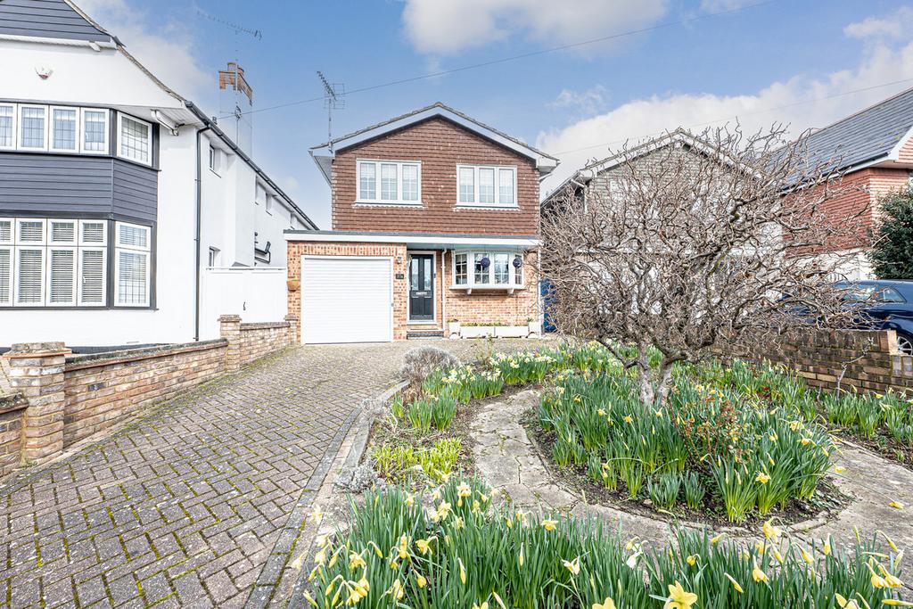 Western Road, Leighonsea, SS9 3 bed detached house £600,000