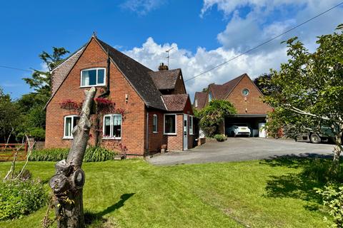 3 bedroom detached house for sale, HARMANS CROSS