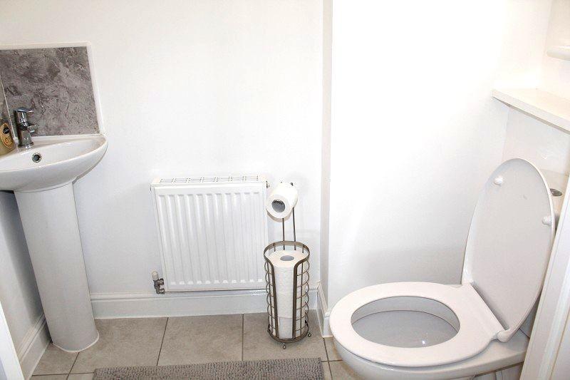 Cloakroom / W. C.
