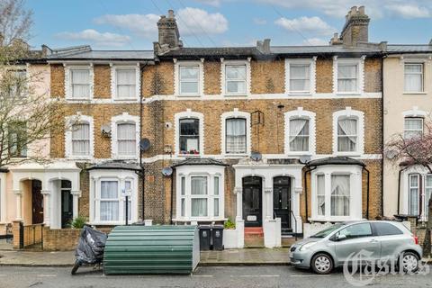 Studio to rent, Reighton Road, Hackney, E5