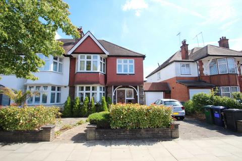 undefined, Creighton Avenue, London N2