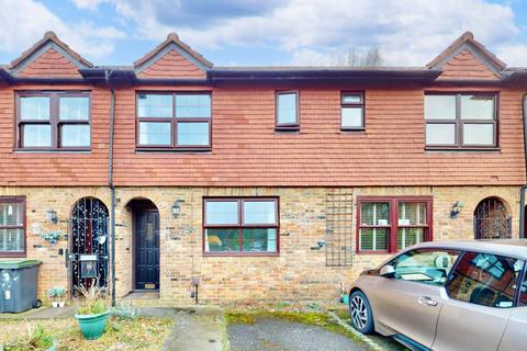 3 bedroom house to rent, Toyne Way, London N6