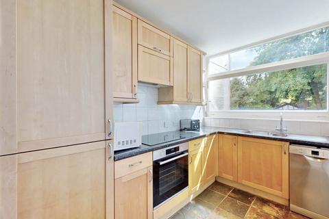 2 bedroom flat for sale, Southwood Lawn Road, London N6