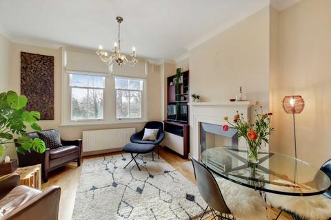 2 bedroom flat for sale, Highgate Hill, London N19