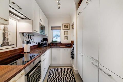 2 bedroom flat for sale, Highgate Hill, London N19