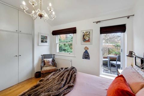 2 bedroom flat for sale, Highgate Hill, London N19