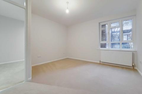 2 bedroom apartment to rent, Milton Road, London N6