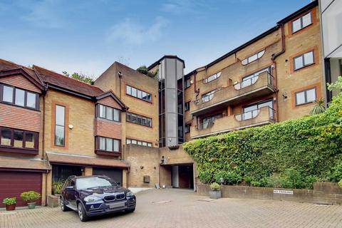 3 bedroom apartment for sale, Thornbury Square, London N6