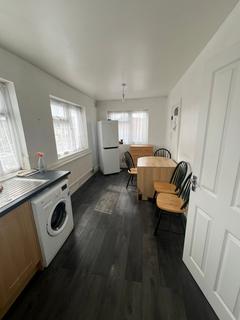 2 bedroom flat to rent, Ilford Lane, IG1