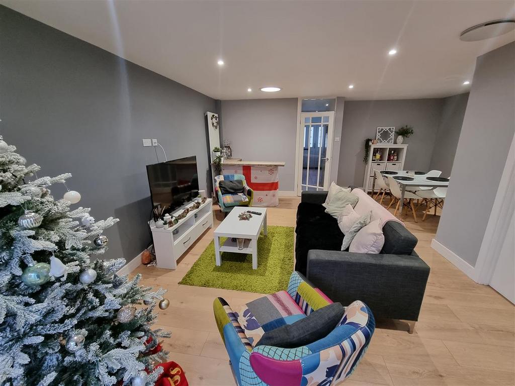 Kemsing Gardens, Canterbury 3 bed terraced house to rent £1,400 pcm