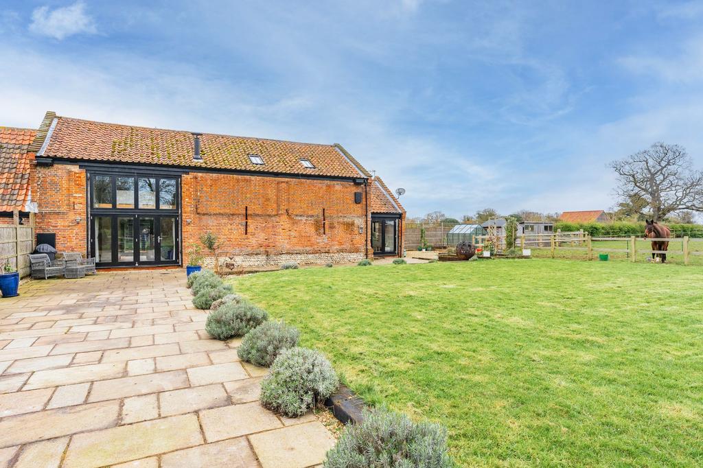 Brightmere Road, Hickling, NR12 4 bed barn conversion for sale £750,000