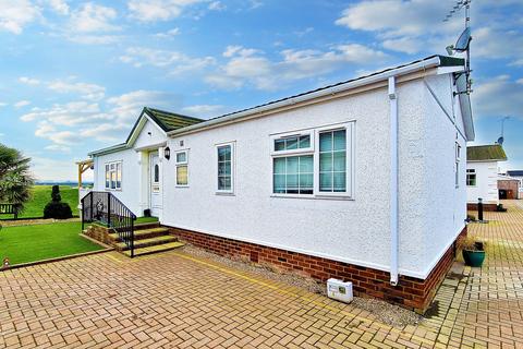 2 bedroom detached bungalow for sale, Waterfront, Hayes Country Park, Battlesbridge